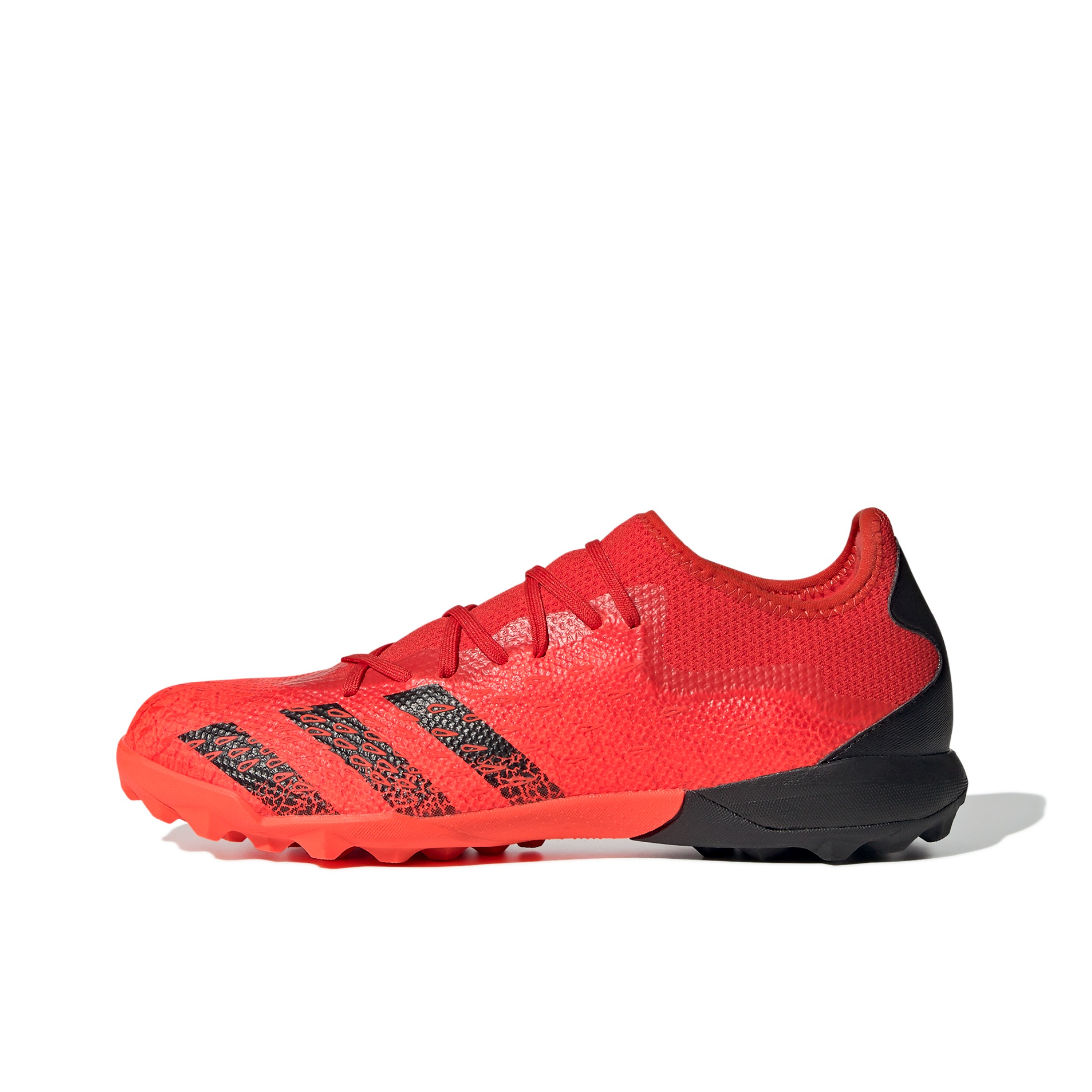推荐商品：adidas Predator Freak.3 TF 足球鞋 中端胶质碎钉人造草地硬草地防滑耐磨圆头 低帮/红色/黑色