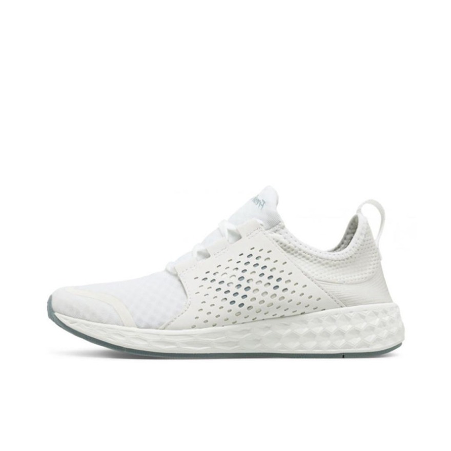 推荐商品：New Balance Fresh Foam Cruz 跑鞋 缓震回弹防滑耐磨轻便透气舒适织物马拉松 女款/白色