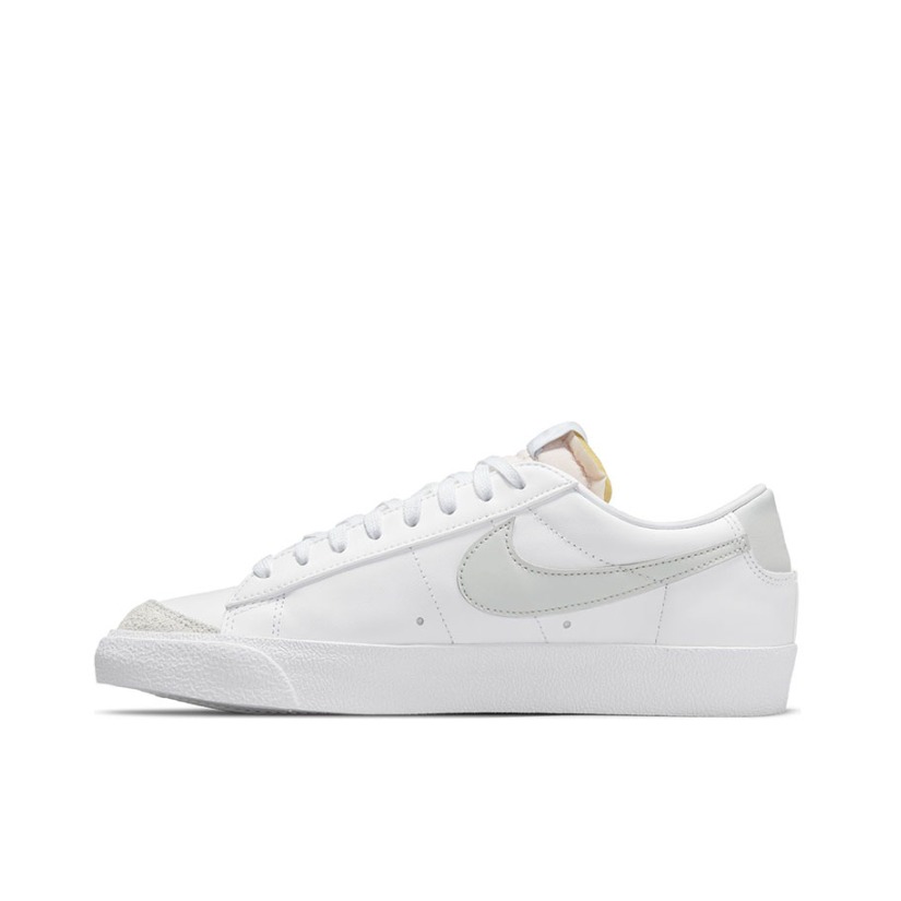 推荐商品：Nike Blazer 板鞋 经典复古防滑舒适百搭 女款/白色/灰色