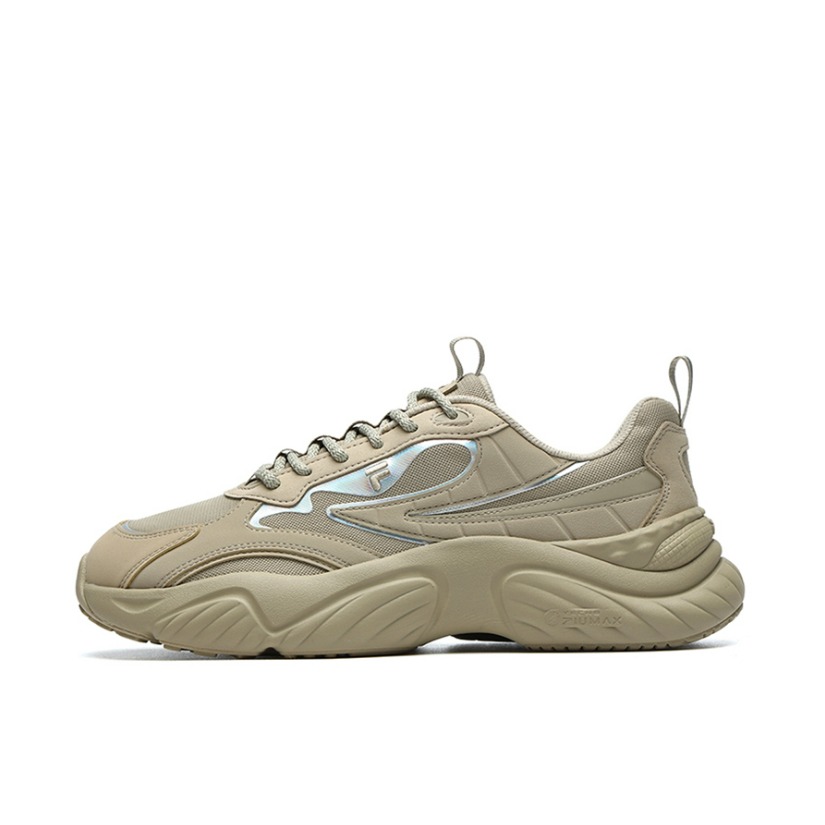 推荐商品：FILA/斐乐 Fusion Conch 合成革 时尚潮流 百搭 防滑耐磨 缓震回弹 防水 运动休闲鞋 砂色/银灰