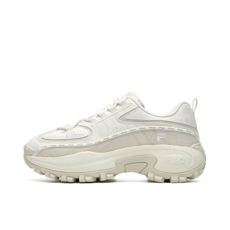 推荐商品：FILA/斐乐 运动生活系列 防滑耐磨 舒适透气 休闲鞋 F12W044122F 女款/雪白/泡沫白