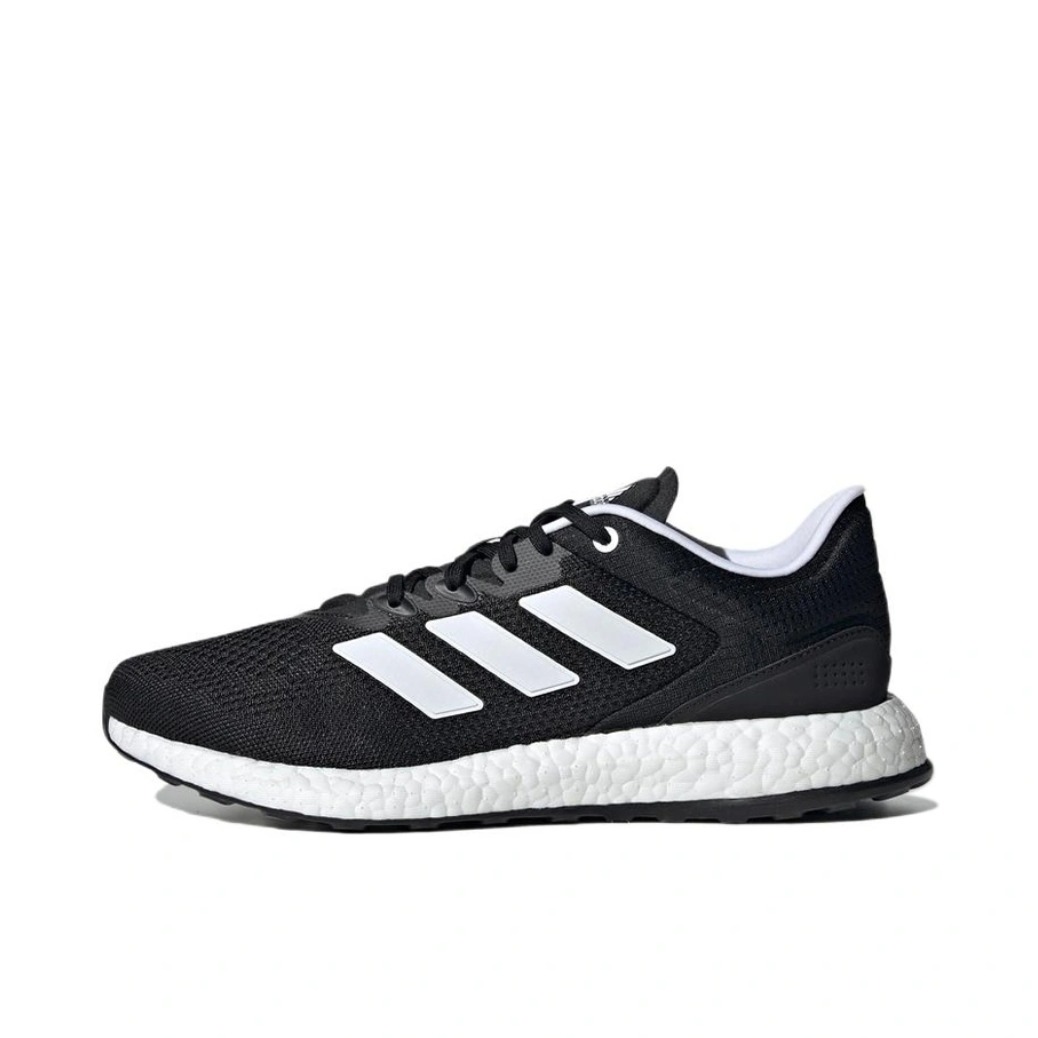 推荐商品：adidas PureBoost Q2 跑鞋 防滑耐磨缓震轻便网面透气休闲运动 纯黑/白色