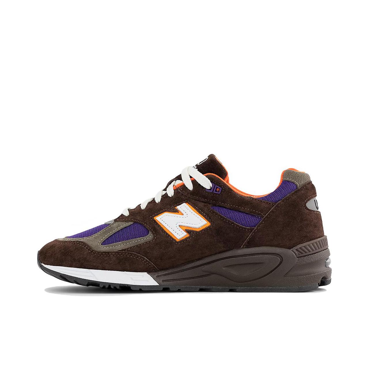推荐商品：New Balance 990 V2 跑鞋 人造革防滑耐磨抗冲击织物网布透气减震复古包裹性 V2/棕色/紫色