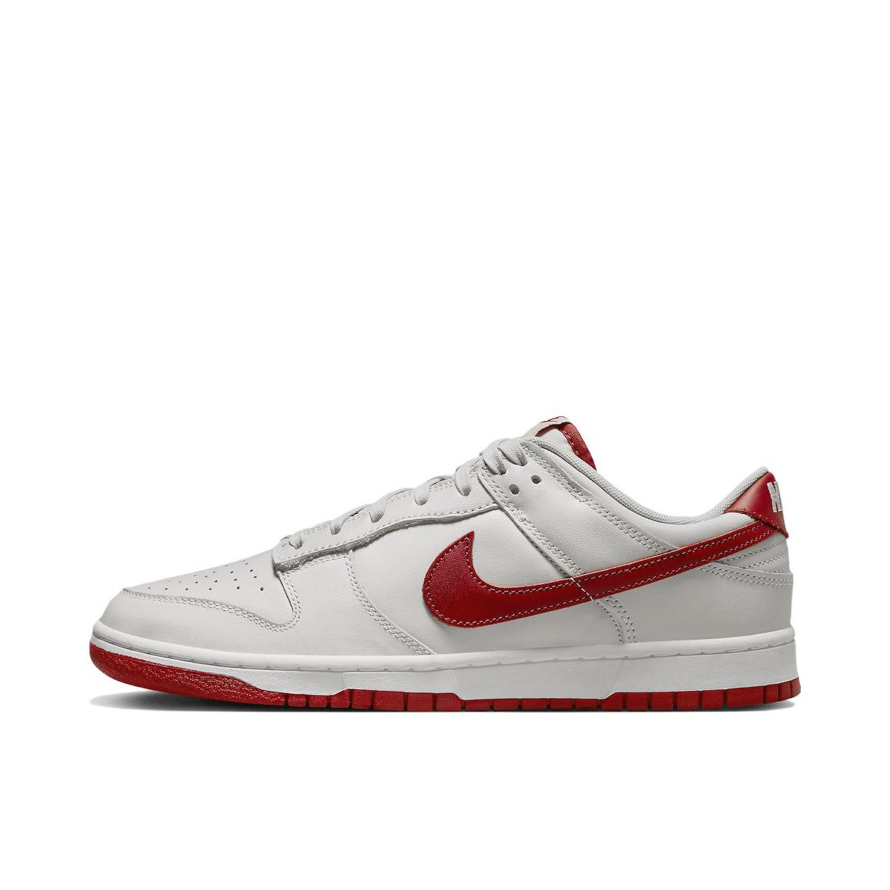 推荐商品：Nike Dunk 板鞋 经典复古百搭 骨色/红色