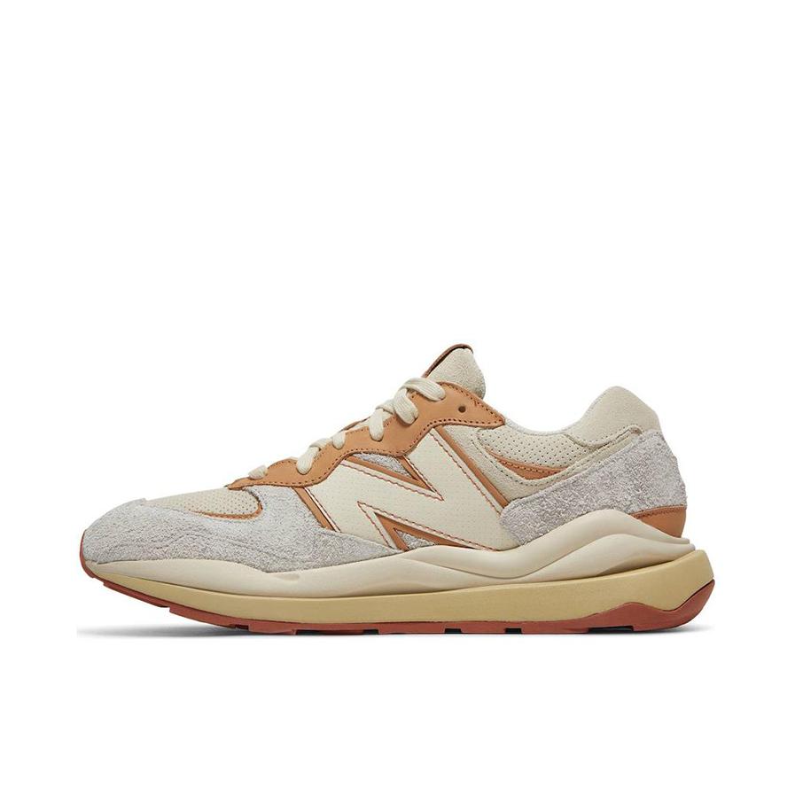 推荐商品：New Balance 5740 跑鞋 轻便减震防滑耐磨透气拼接织物防水复古 Todd Snyder联名/白色/橙色