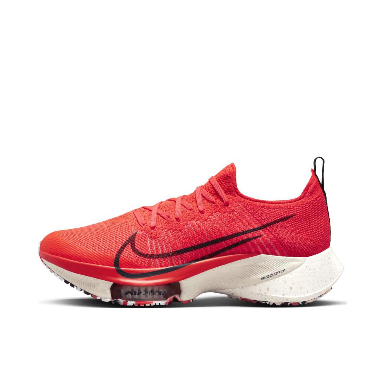 推荐商品：Nike Air Zoom Tempo NEXT% 跑鞋 全掌稳定支撑耐磨透气防滑碳板跑道耐穿 红色