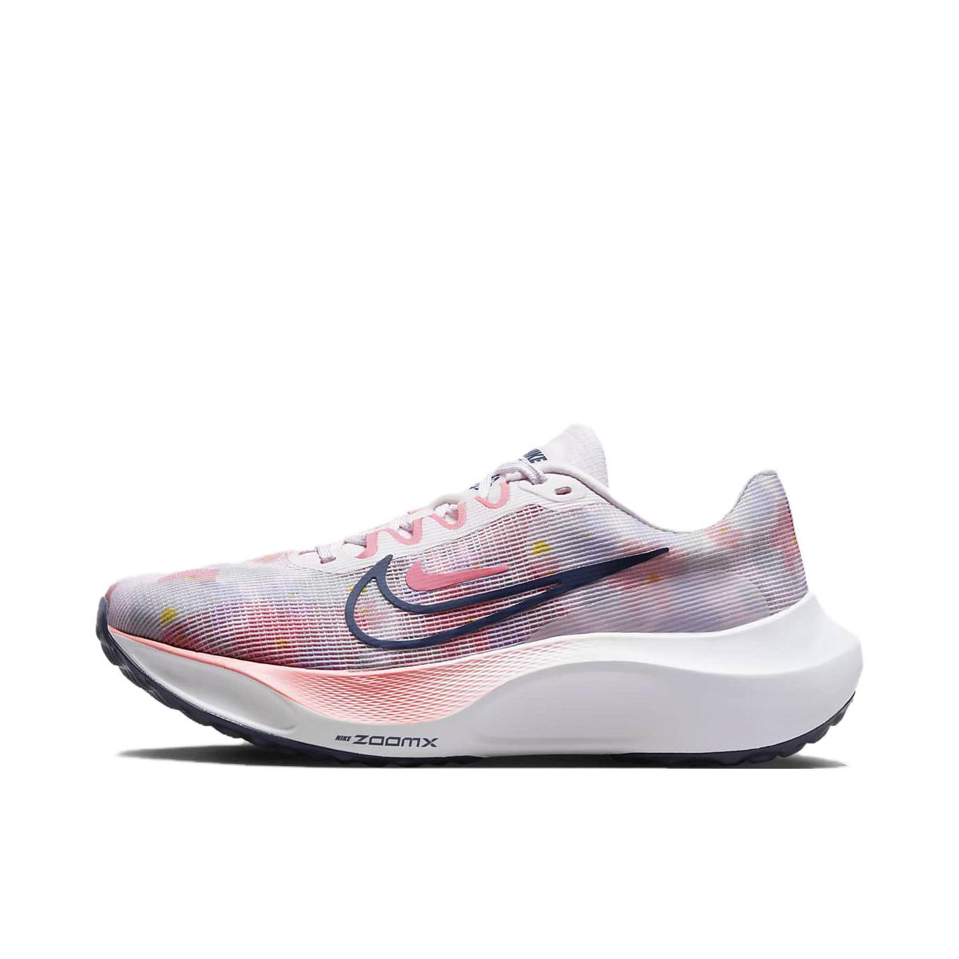 推荐商品：Nike Zoom Fly 5 跑鞋 稳定泡棉碳板舒适缓震防滑耐磨网布透气支撑回弹织物马拉松训练长跑 女款/紫色/粉色/白色