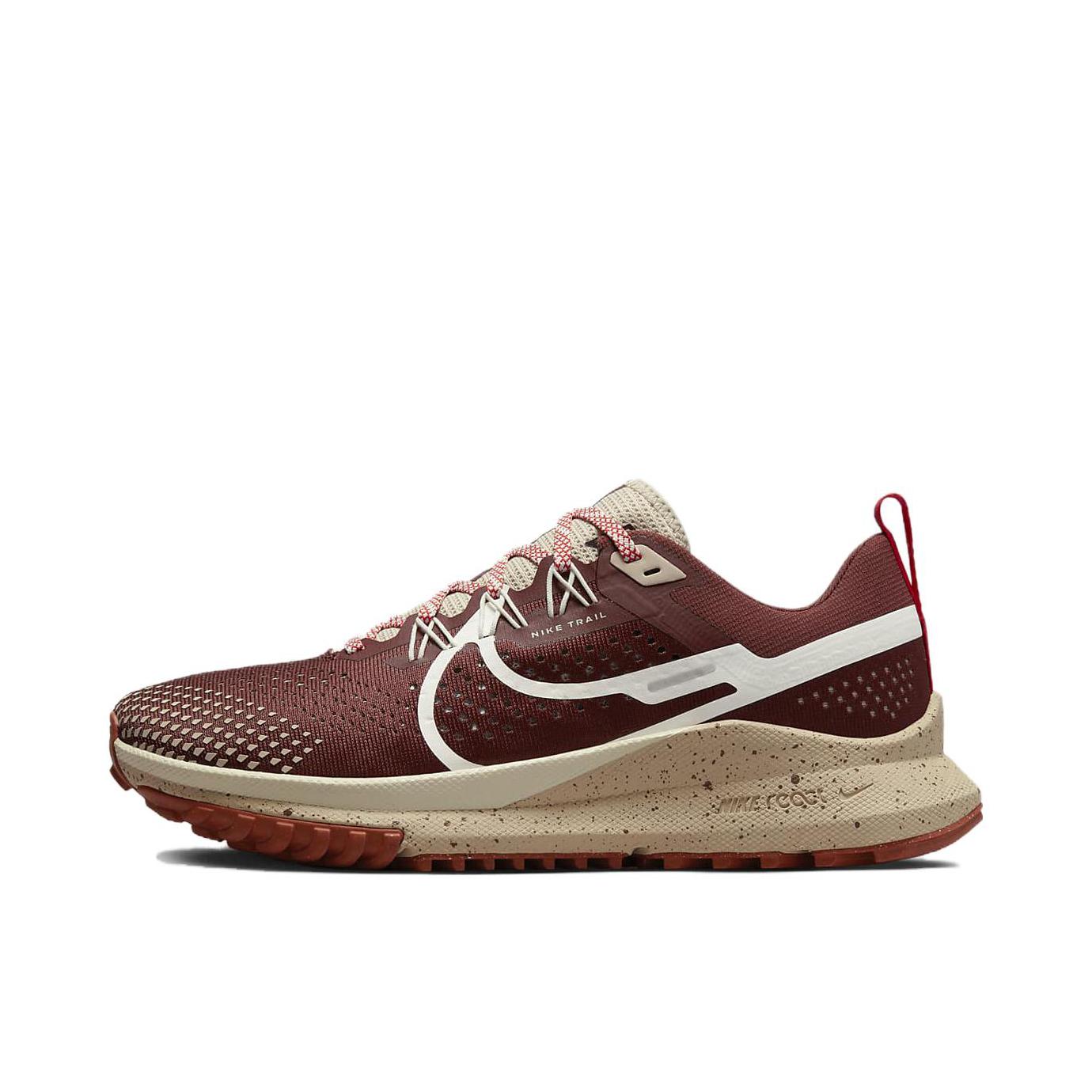 推荐商品：Nike React Pegasus Trail 4 飞马 跑鞋 缓震户外越野防水防滑织物支撑训练圆头回弹平稳 女款/红褐色