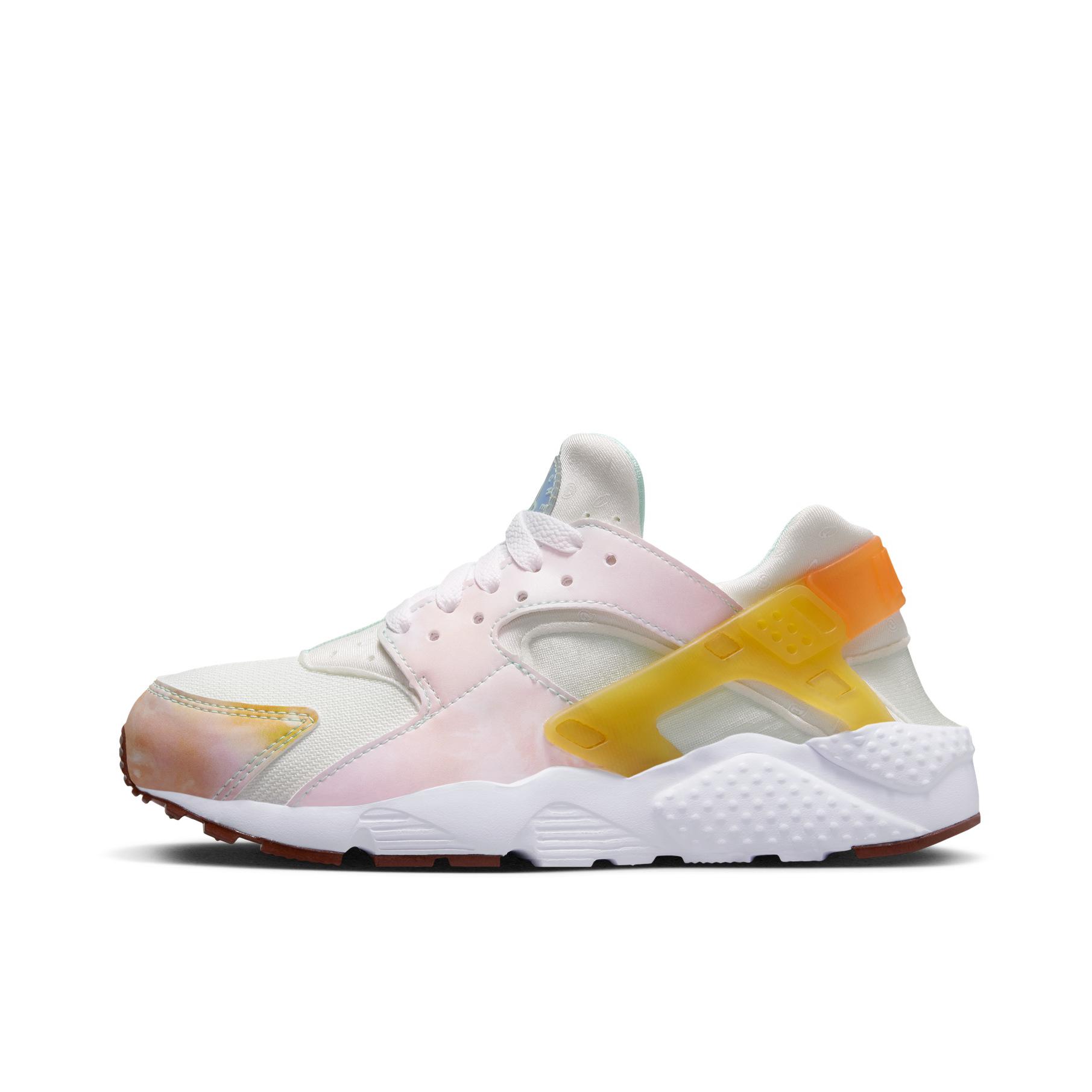 推荐商品：Nike Air Huarache 跑鞋 轻便透气舒适耐磨缓震复古防滑织物合成革运动低帮圆头 GS/粉色/黄色