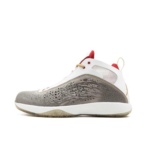 推荐商品：Air Jordan 2011 AJ26 篮球鞋 复古防滑合成革网布减震中帮 Year of the Rabbit 银白