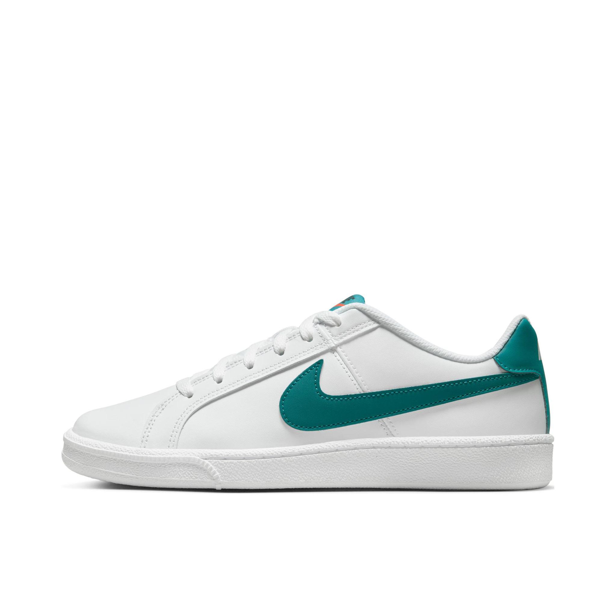 推荐商品：Nike Court Royale 板鞋 轻便防滑耐磨复古透气运动休闲低帮 女款/白色/暴风蓝