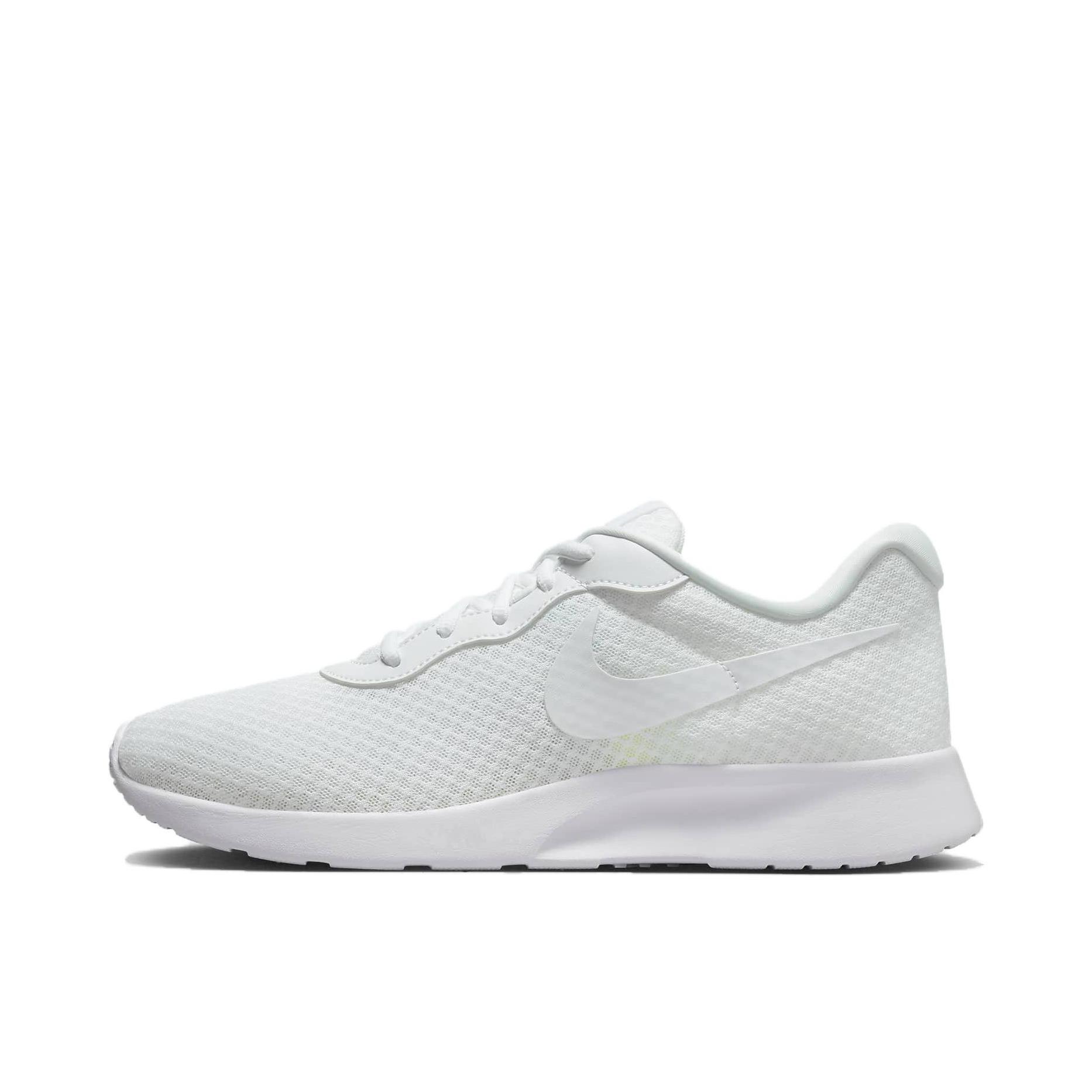 推荐商品：Nike Tanjun 跑鞋 舒适轻便网面透气缓震耐磨复古百搭慢跑低帮圆头 白色