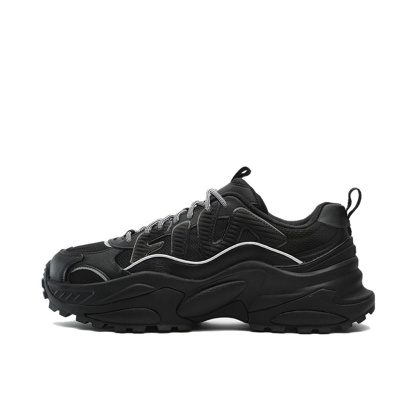 推荐商品：FILA/斐乐 CELLA 休闲百搭 防滑轻便 舒适耐磨 时尚 增高 运动休闲鞋 纯黑色