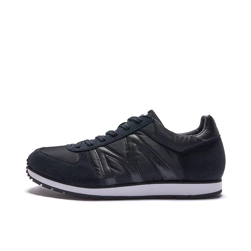 推荐商品：Mizuno/美津浓 Mr1 防滑耐磨 轻便透气 运动休闲鞋 黑色/白色