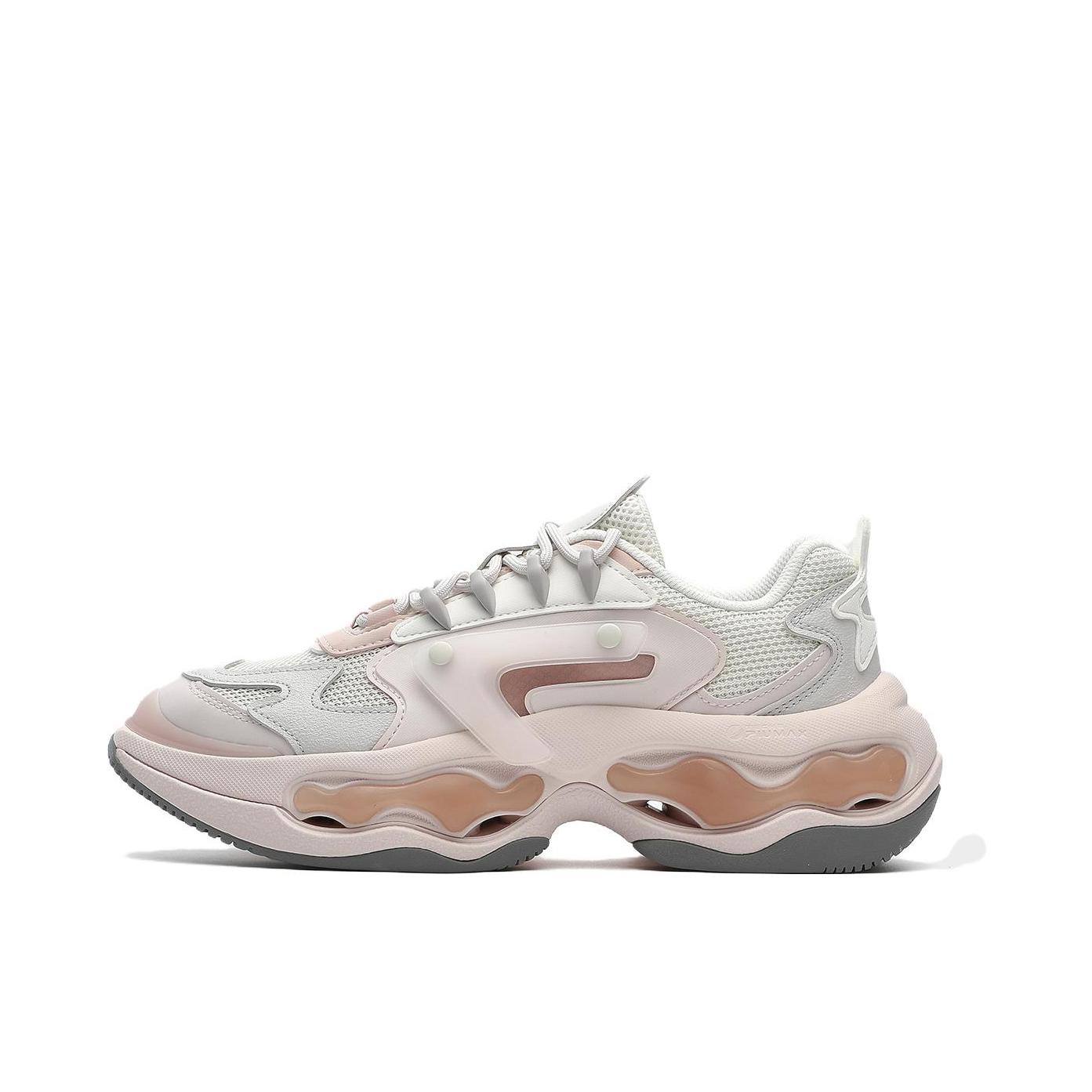 推荐商品：FILA/斐乐  Nebula  防滑耐磨 舒适轻便 支撑 增高 百搭休闲  老爹鞋 雪白/桃红色