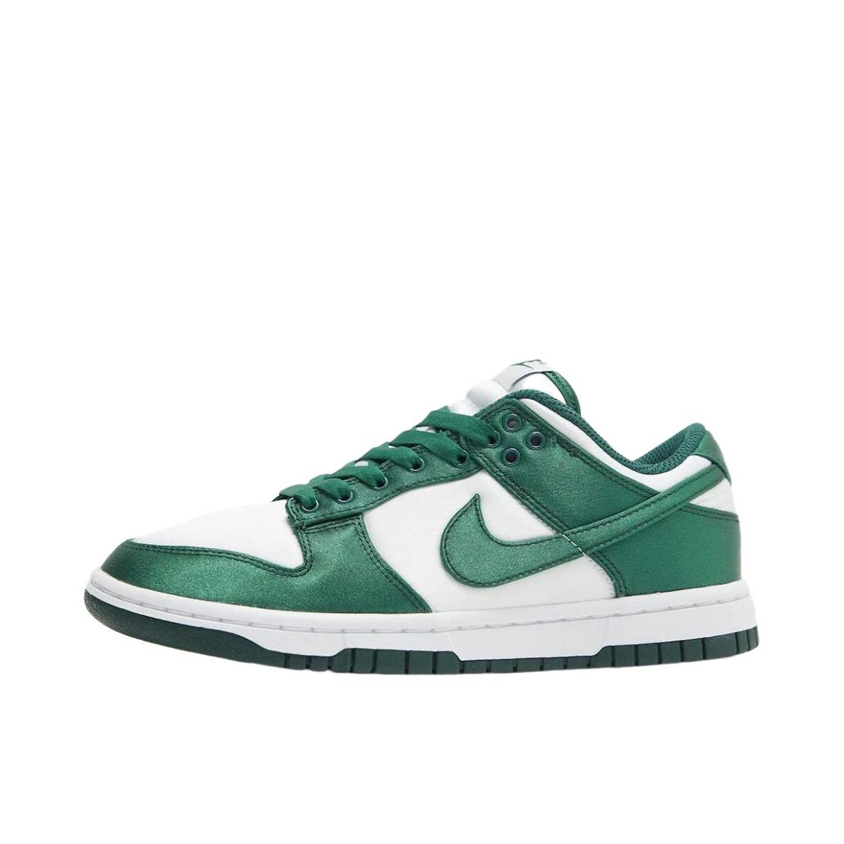 推荐商品：Nike Dunk 板鞋 经典复古百搭 白色/深绿色