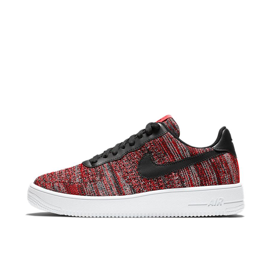 推荐商品：Nike Air Force 1 空军一号 板鞋 轻便舒适百搭耐磨防滑复古 红黑花色