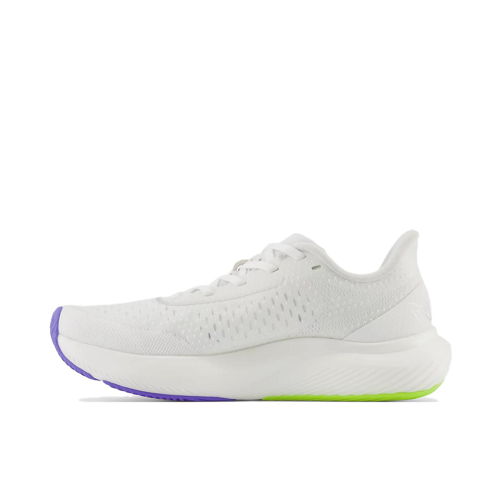 推荐商品：New Balance Fuelcell Rebel v3 跑鞋 轻便缓震防滑耐磨网面透气轻量长跑 紫色/白色/绿色