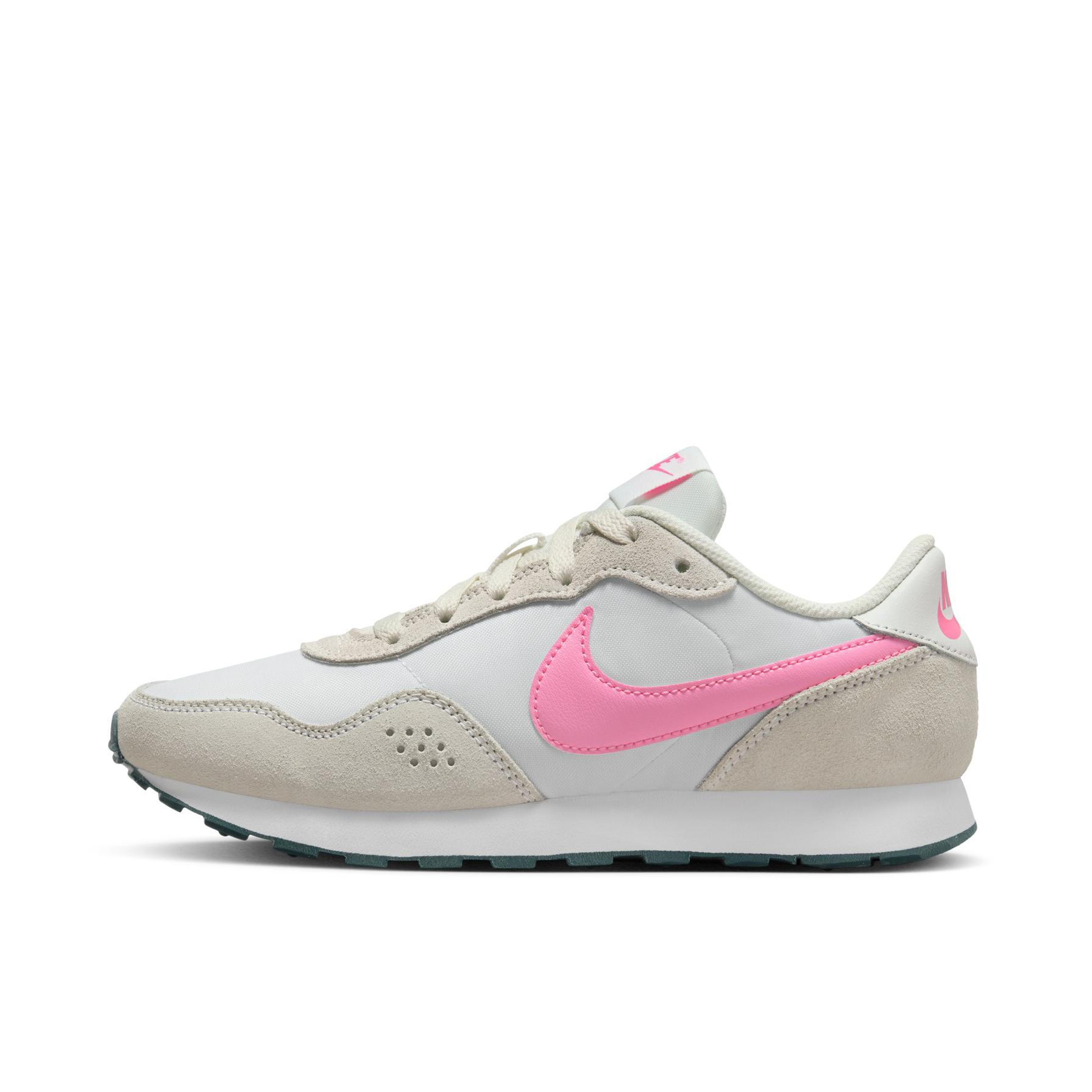 推荐商品：Nike MD Valiant 跑鞋 复古舒适减震防滑耐磨轻便透气跑鞋风 山峰白/魅力粉/白色/晶洞水鸭青