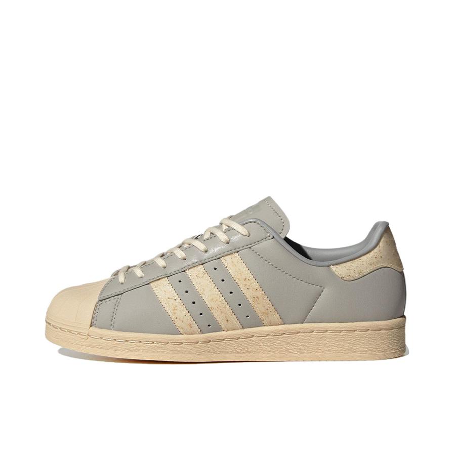 推荐商品：adidas Originals Superstar 82 板鞋 轻便简约复古贝壳头防滑防水贴合 灰色/浅蓝色