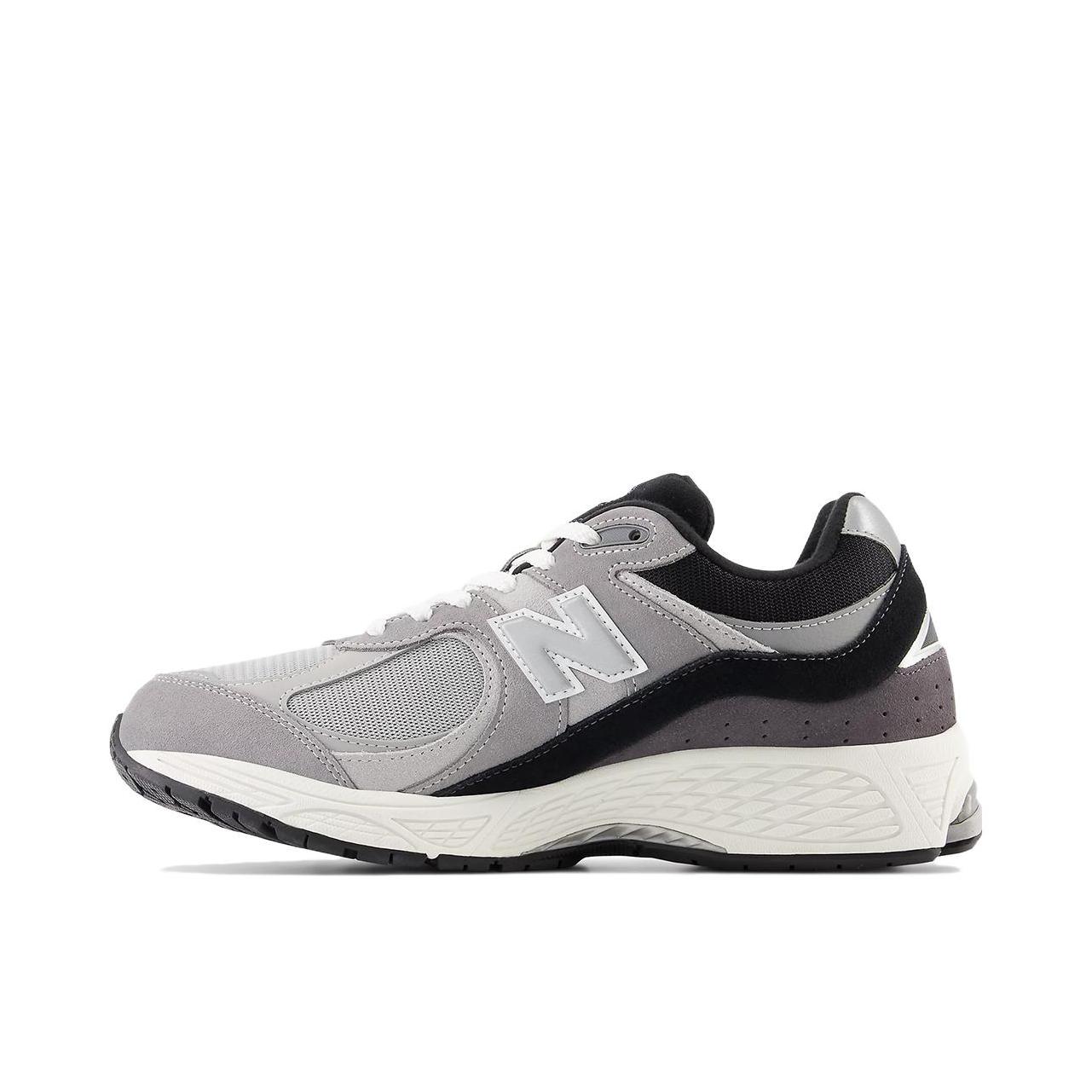 推荐商品：New Balance 2002R 跑鞋 缓震防滑耐磨透气复古拼接防水气垫慢跑支撑 白色/灰色/黑色