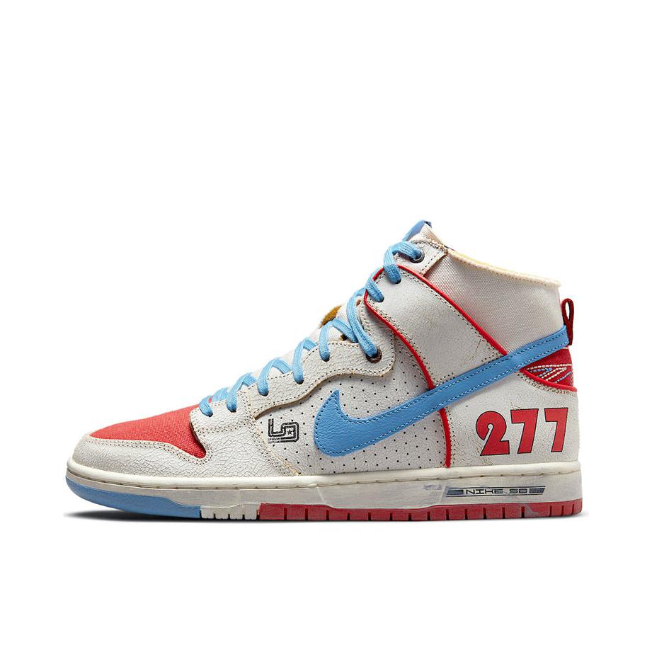 推荐商品：Nike Dunk 板鞋 经典复古百搭 SB/高帮/三方联名/白蓝红