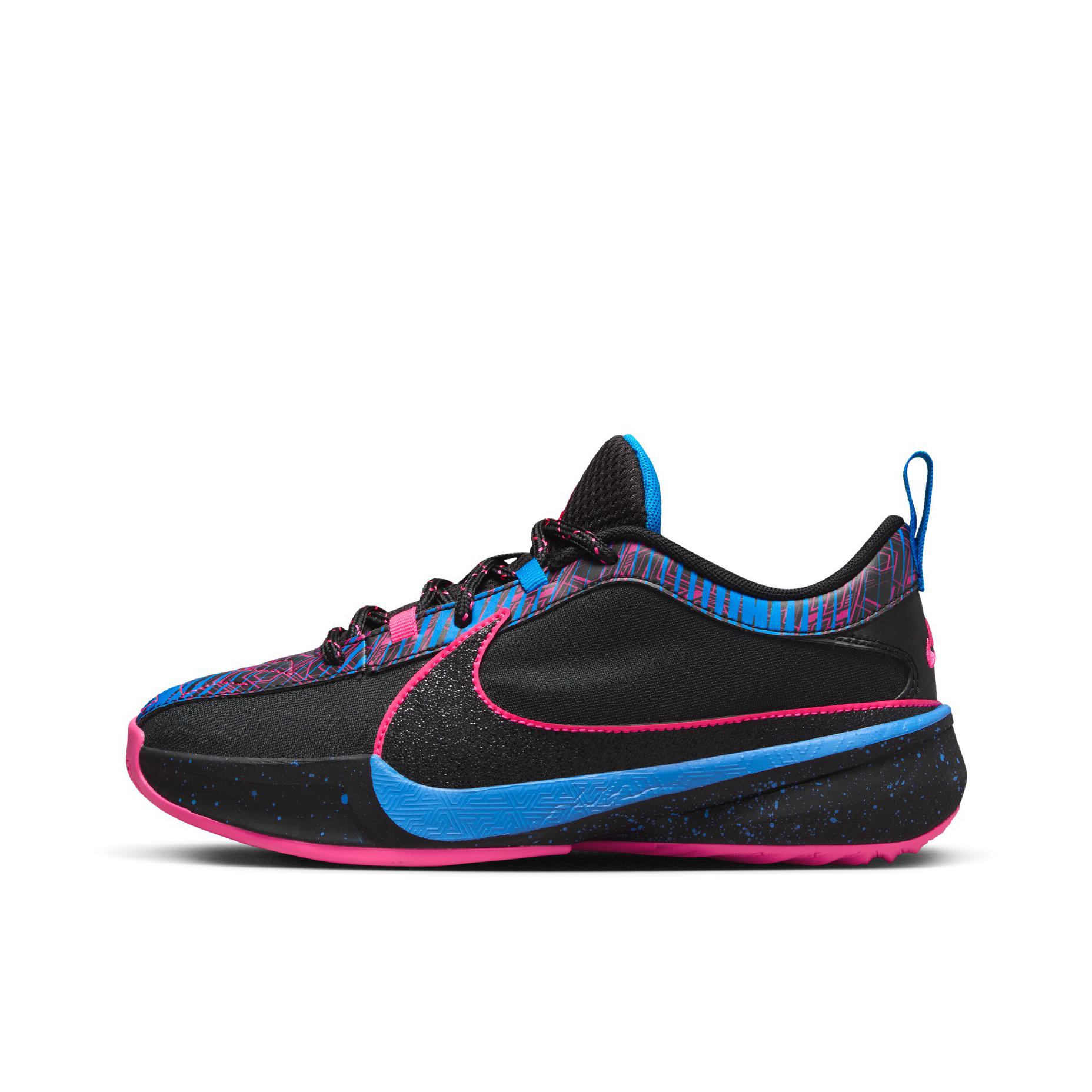 推荐商品：Nike Zoom Freak 5 字母哥5代 篮球鞋 抗扭缓震抓地舒适实战回弹 GS/黑色/蓝粉