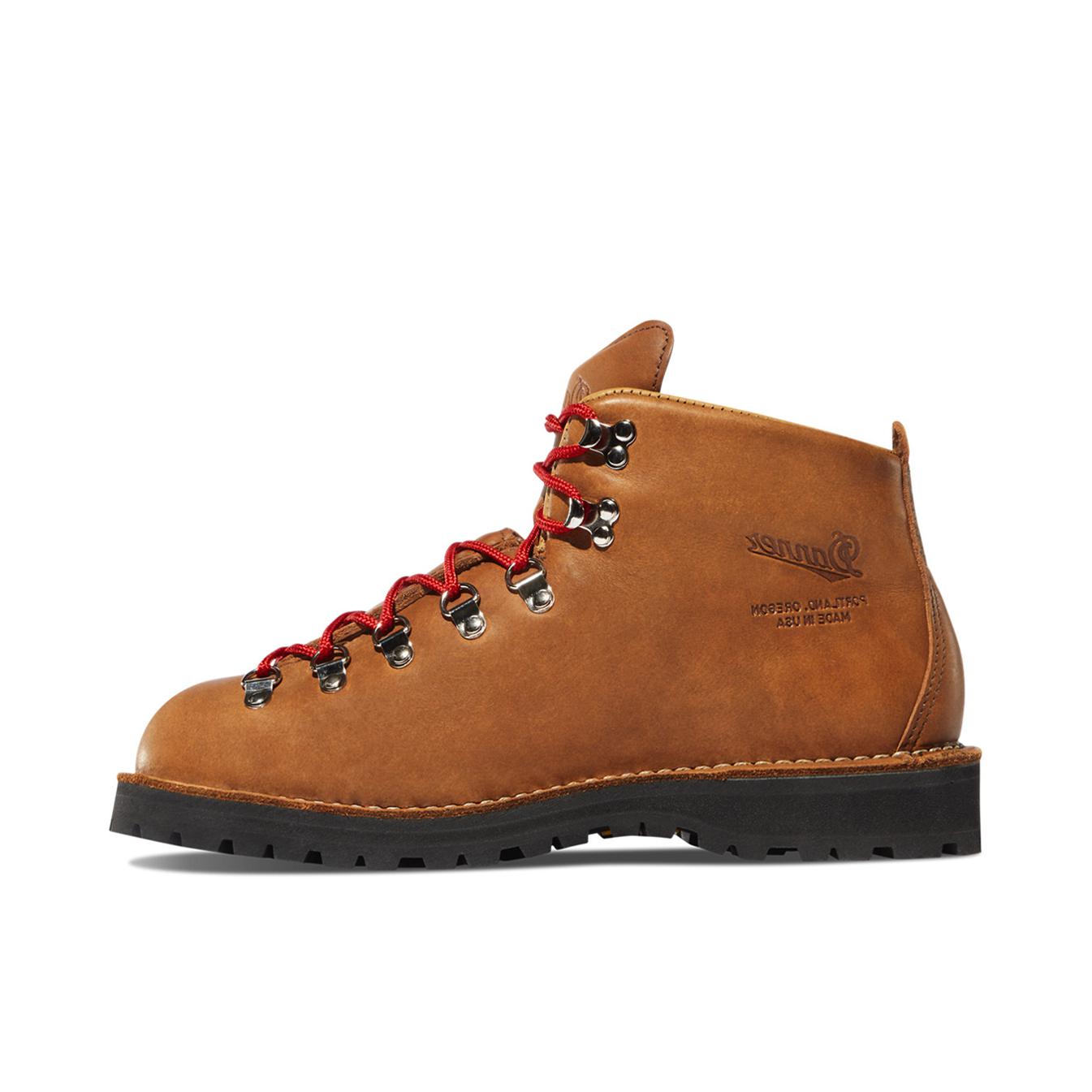 推荐商品：Danner Mountain Light 山脉之光 防滑耐磨 短筒 工装靴 时装靴 棕色