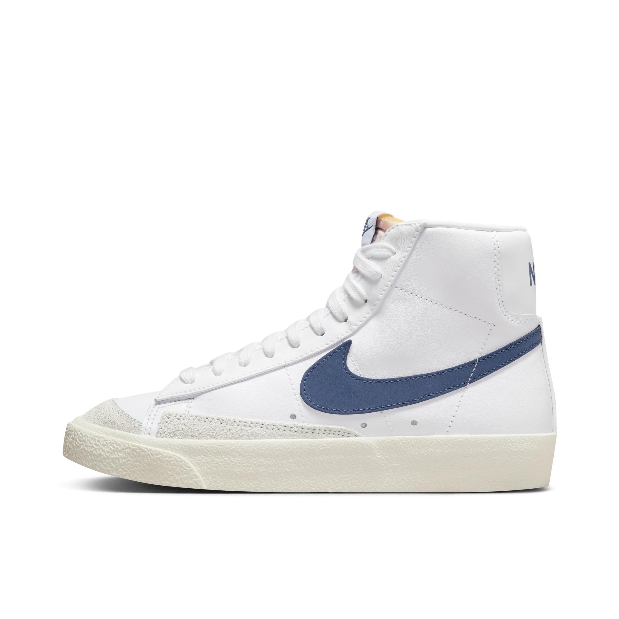 推荐商品：Nike Blazer 板鞋 经典复古防滑舒适百搭 白色/深蓝