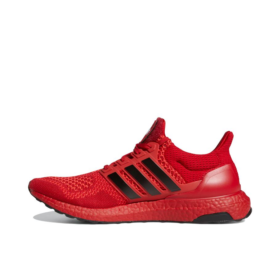 推荐商品：adidas Ultraboost 跑鞋 透气防滑耐磨缓震轻便休闲运动支撑织物减震防水抗扭转圆头 红色/黑色