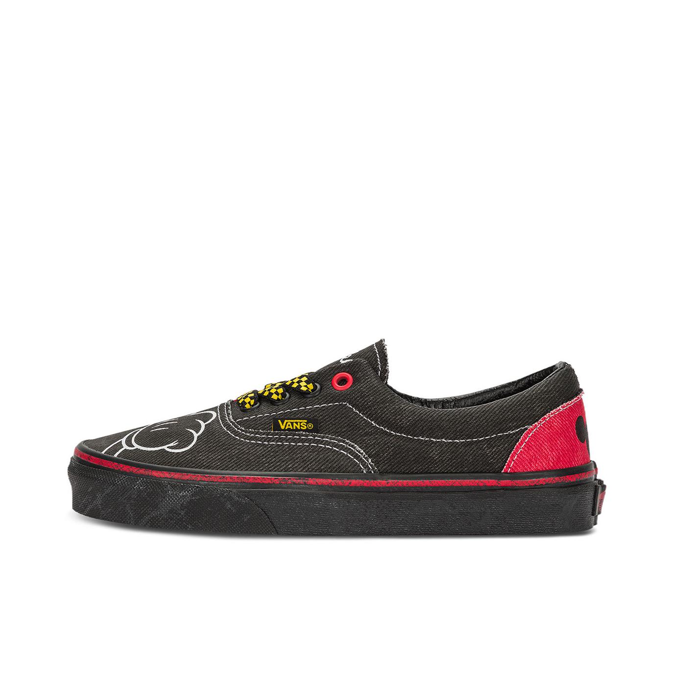 推荐商品：Vans/范斯 Chukka 板鞋 时尚百搭潮流舒适轻便防滑耐磨复古休闲 Disney联名/黑色/红色