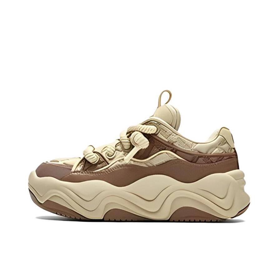 推荐商品：FILA/斐乐  Brook  舒适 织物 合成革 耐磨 防滑 包裹性支撑  老爹鞋  F12W341202F 褐色
