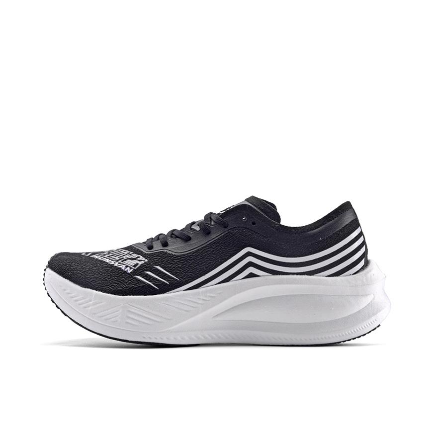 推荐商品：艾跑者 影翼1.0 全掌碳板 稳定支撑 耐用体考 缓震 网面 运动 田径体测 马拉松 跑鞋 暗夜深海/经典黑