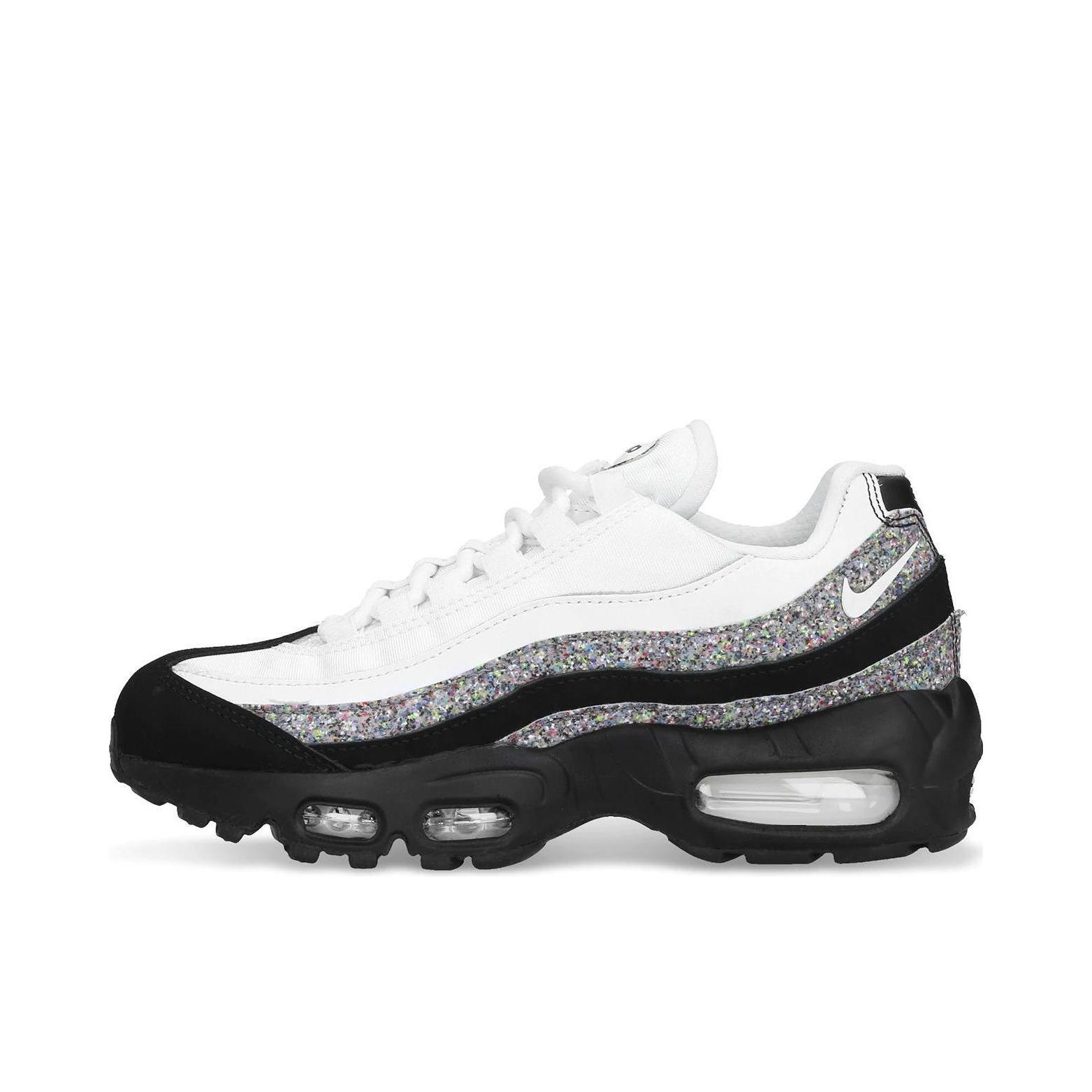推荐商品：Nike Air Max 95 跑鞋 潮流时尚复古百搭防滑耐磨舒适透气防水气垫织物支撑低帮缓震贴合耐用圆头 Black/White 白黑/窗花