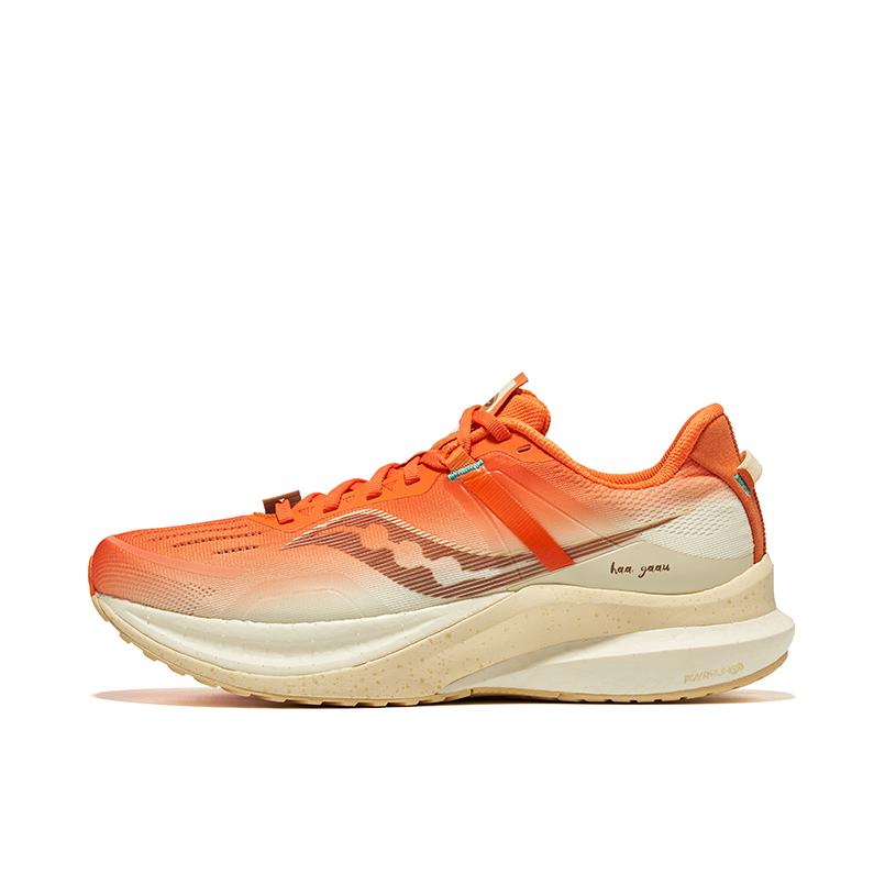 推荐商品：Saucony/索康尼  Tempus 1 坦途  防滑耐磨 缓震回弹 透气 稳定支撑 织物  跑鞋 桔色/白色