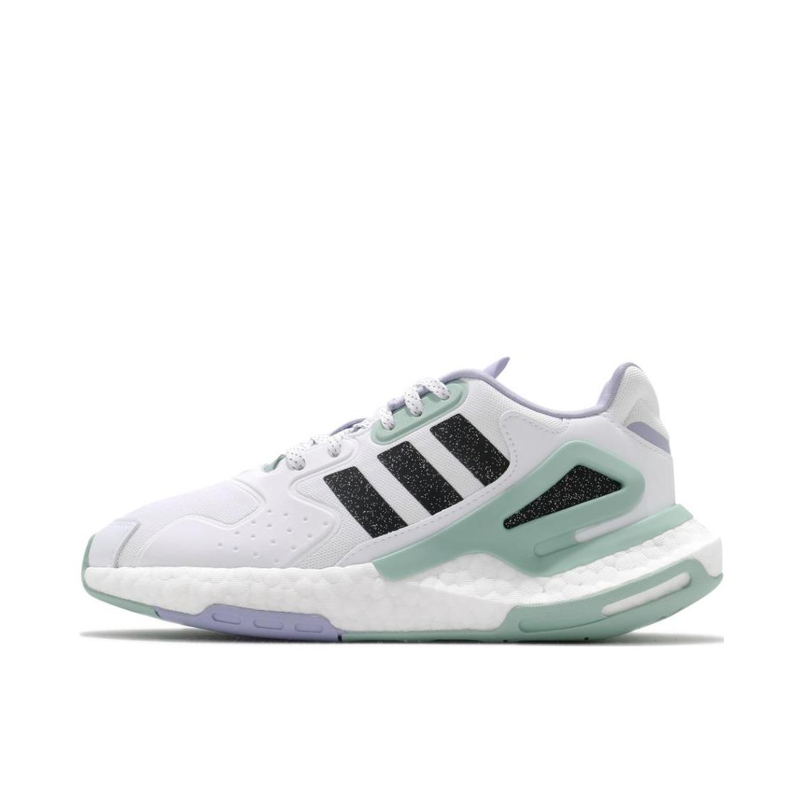 推荐商品：adidas Day Jogger 跑鞋 轻便透气运动复古减震耐磨防滑圆头 白色/浅绿/黑色