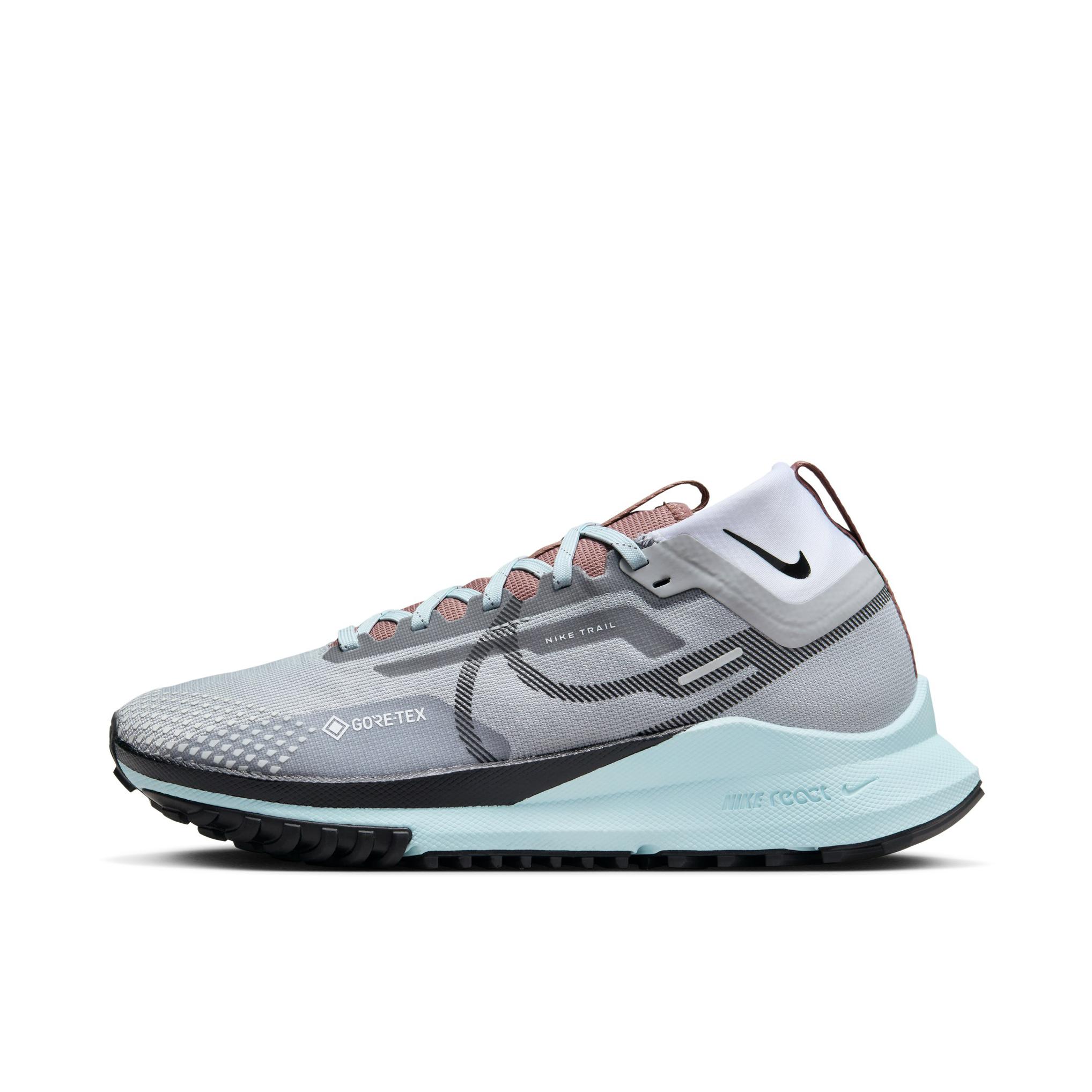 推荐商品：Nike React Pegasus Trail 4 飞马 跑鞋 缓震户外越野防水防滑织物支撑训练圆头回弹平稳 浅烟灰/冰川蓝/足球灰/黑