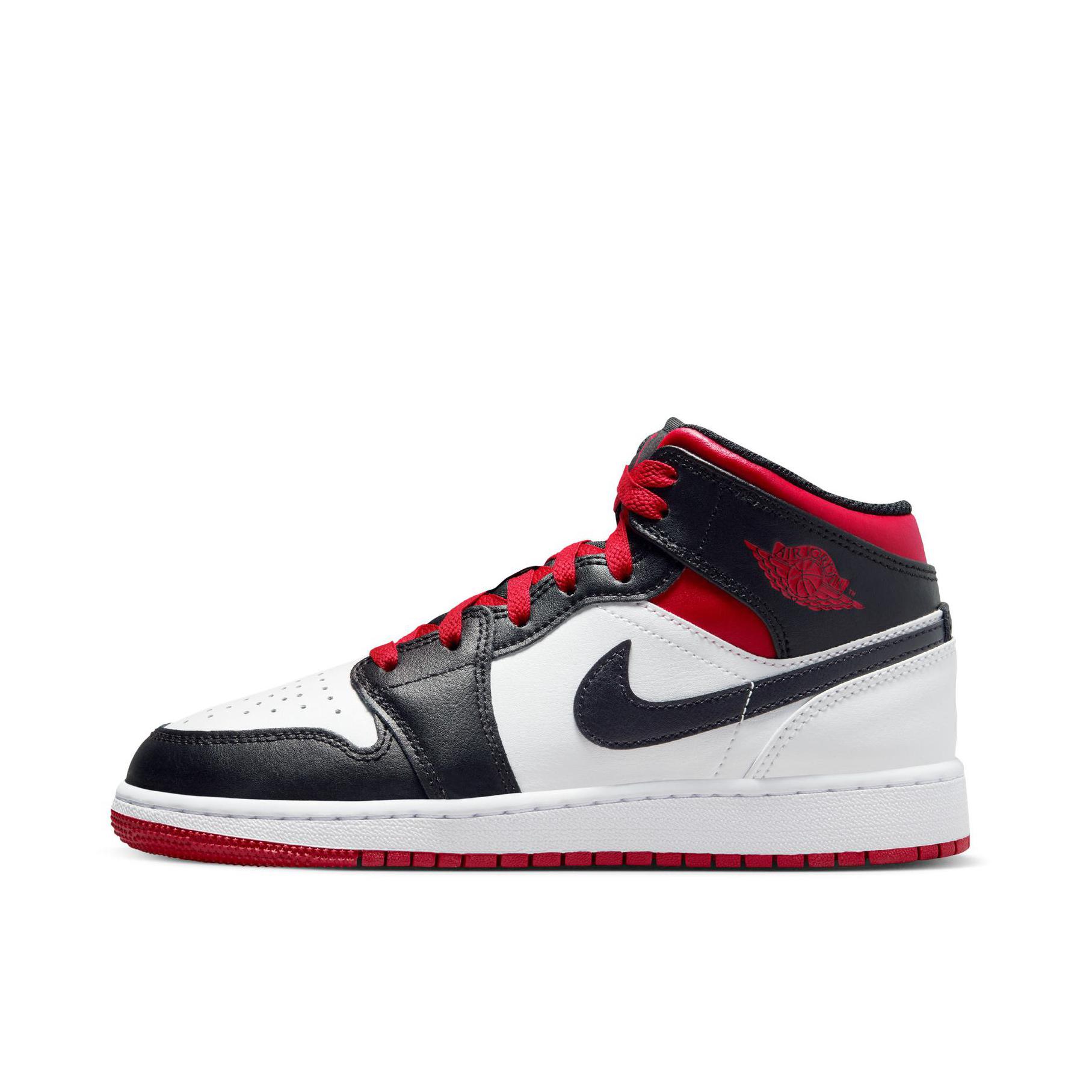 推荐商品：Air Jordan 1 板鞋 运动休闲鞋 复古潮流支撑合成革 大童/白色/黑色/红色