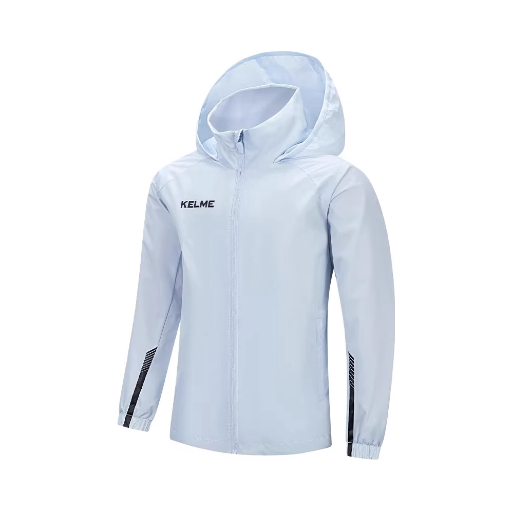 推荐商品：KELME/卡尔美 童装 足球训练防雨防风防泼水梭织透气连帽拉链冲锋衣 中大童 8361WT3074 高级灰