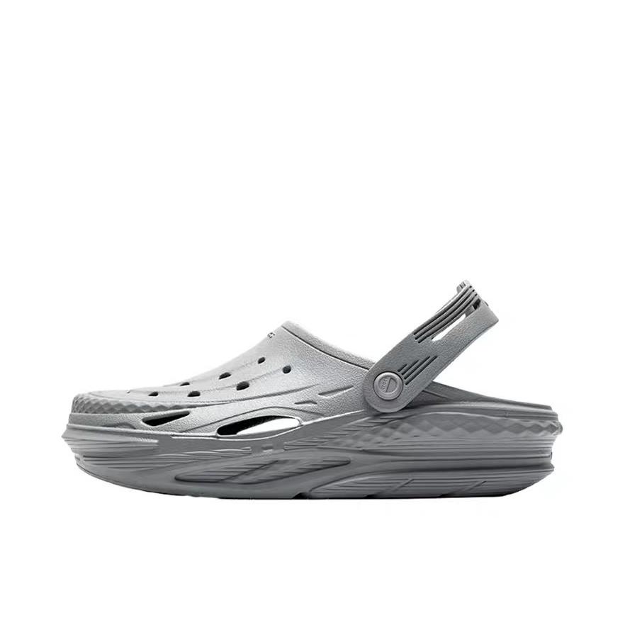 推荐商品：Crocs/卡骆驰 Off Grid Clog 电波 涉水 耐磨防滑 舒适轻便 包头 百搭时尚 外穿 沙滩 洞洞鞋 凉鞋 浅灰色