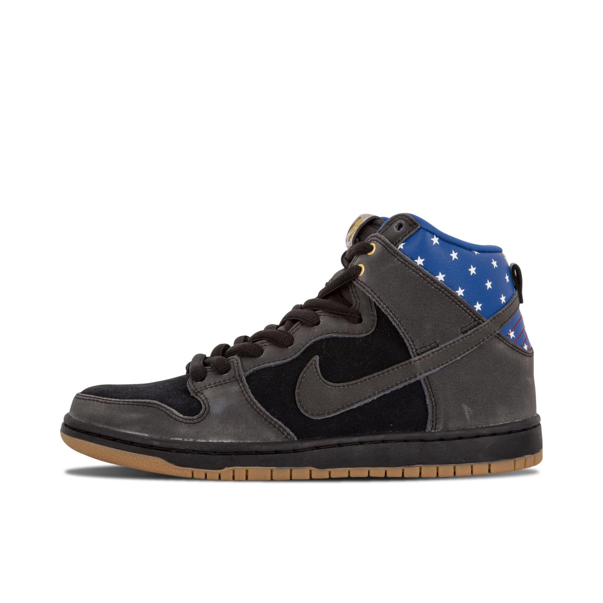 推荐商品：Nike Dunk 板鞋 经典复古百搭 Captain America SB/高帮/黑灰/蓝星星