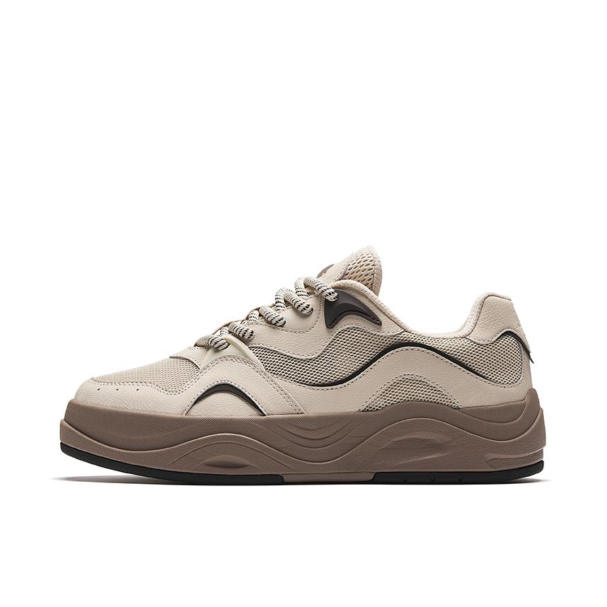 推荐商品：安踏 海草 板鞋 轻便耐磨厚底增高网面透气减震软底复古百搭 白垩色