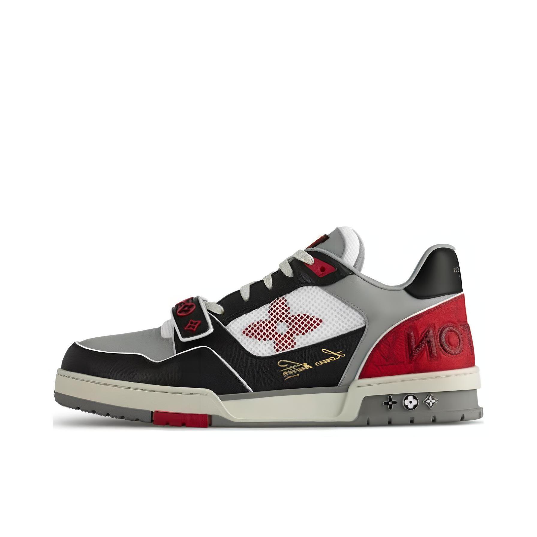 推荐商品：Louis Vuitton trainer 百搭复古 轻便平跟 花朵图案 牛仔布 板鞋 黑色/白色/红色