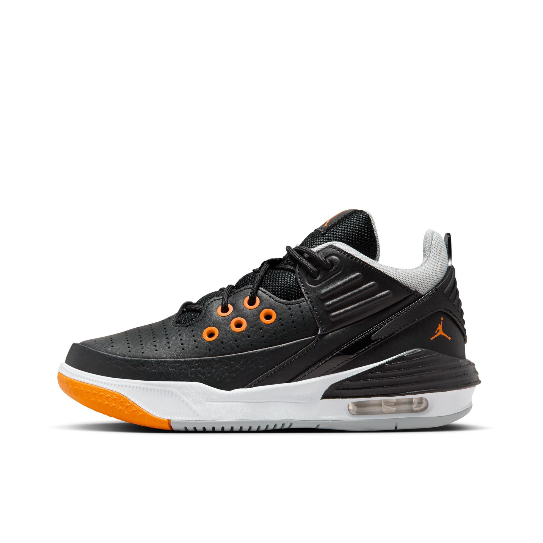 推荐商品：Jordan Max Aura 5 篮球鞋 舒适减震防滑耐磨透气支撑织物复古气垫 GS/黑色/岩浆橙/狼灰
