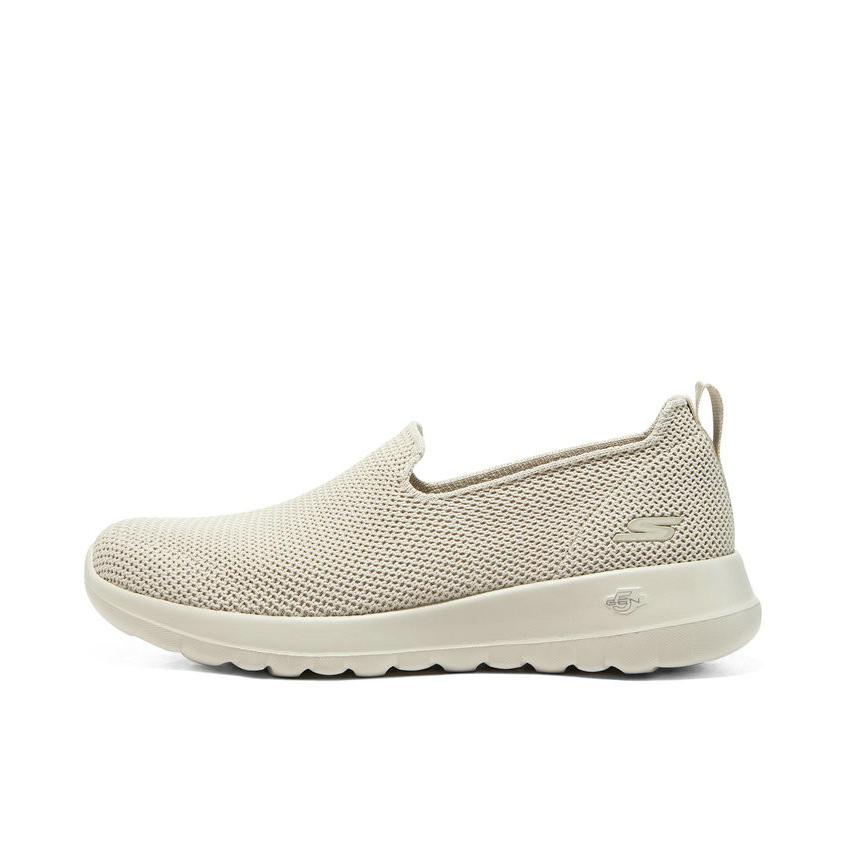 推荐商品：Skechers/斯凯奇 Go Walk Max 防滑耐磨 网面透气 舒适轻便 缓震软底 简约百搭 复古 运动休闲鞋 浅褐色