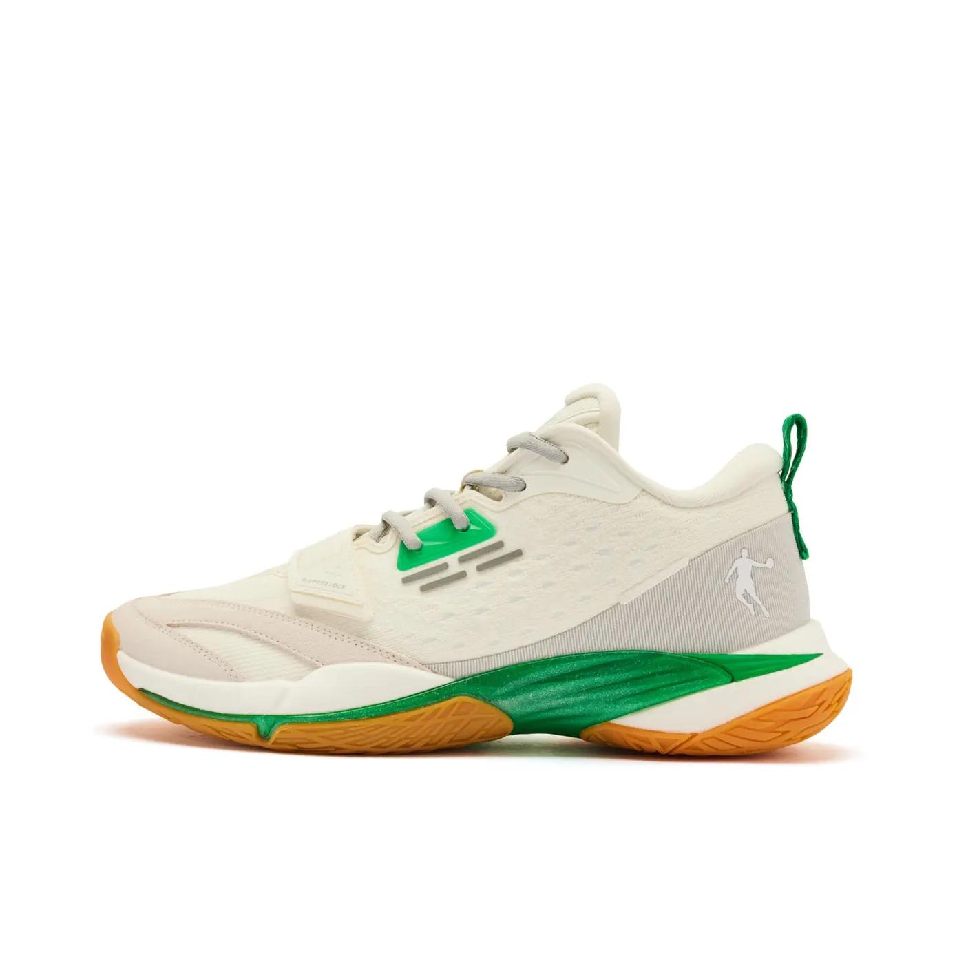 推荐商品：中国乔丹 风刃FLY BYPRO 减震回弹 防滑耐磨 网面透气 篮球鞋 AM23240102 象牙色/纯质灰