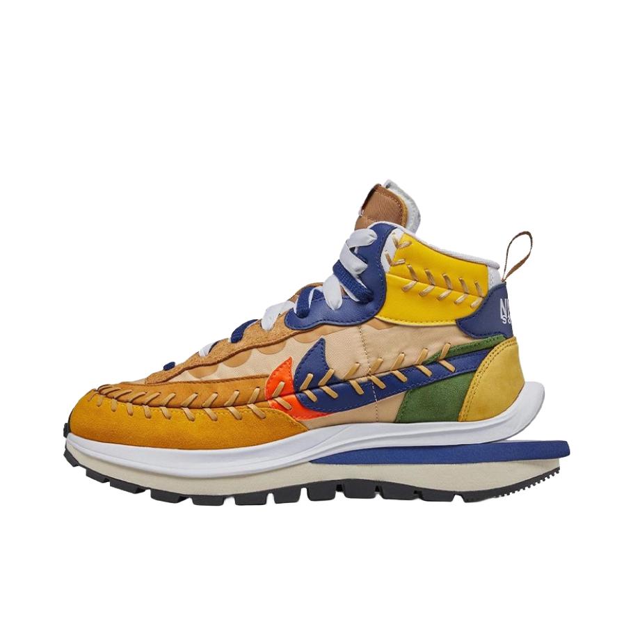 推荐商品：【王源同款】 Nike sacai联名 Vaporwaffle 华夫 3.0 跑鞋 双勾时尚生胶包裹性减震防滑 Sacai x Jean Paul Gaultier联名/姜黄色