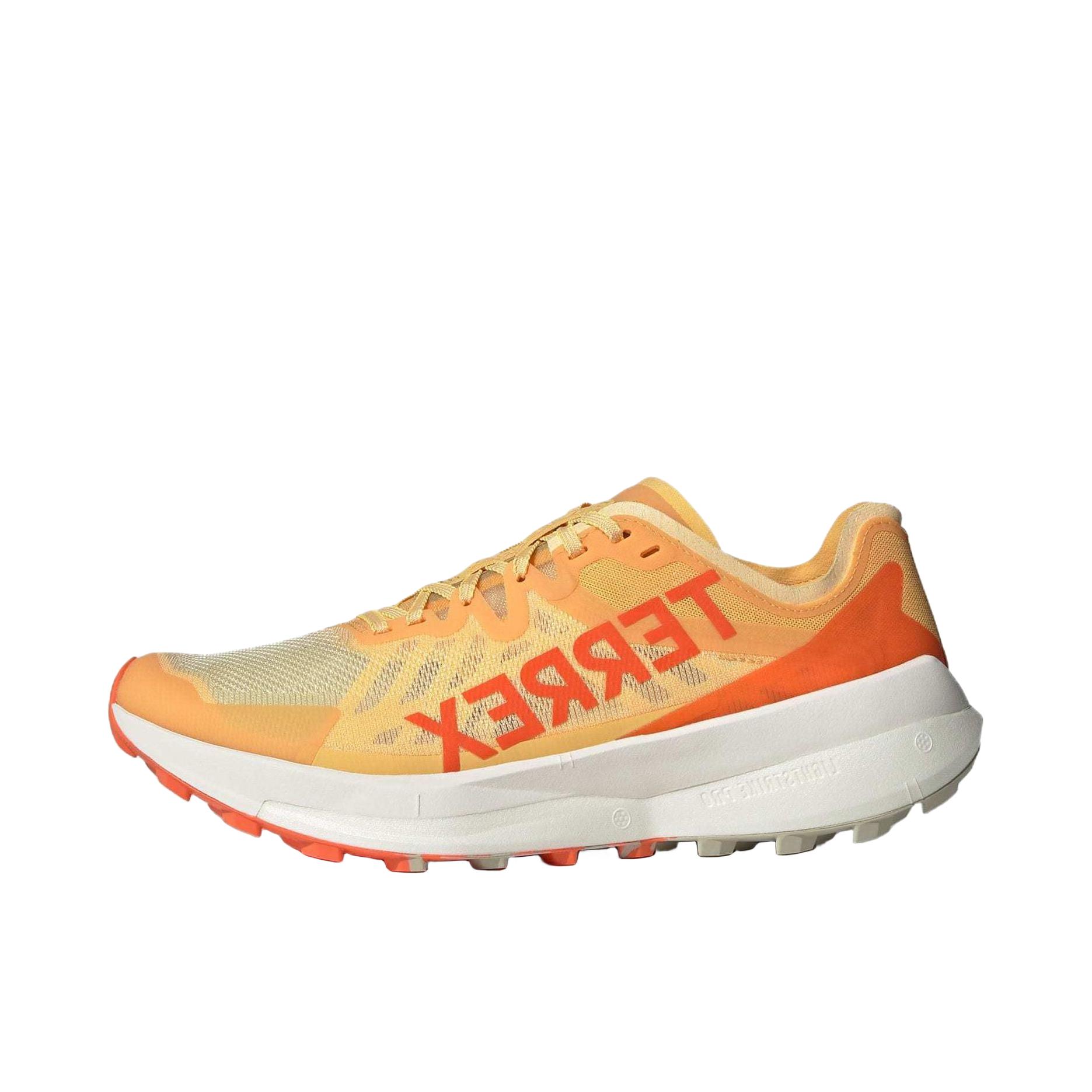 推荐商品：adidas Terrex Agravic Speed 跑鞋 运动减震耐磨防滑防水织物支撑回弹贴合越野训练 男款/黄色/橙色/白色