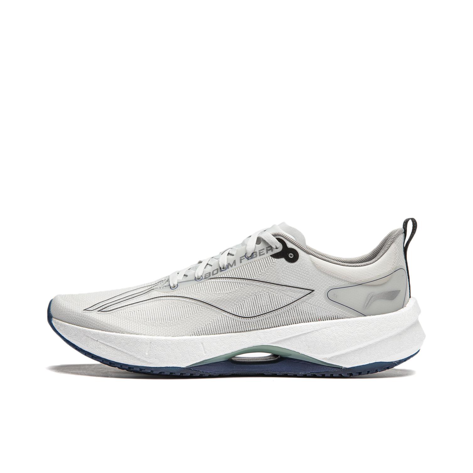 推荐商品：李宁 超轻21 跑鞋 轻质䨻丝高回弹缓震软底网面体育训练体考体测短跑运动 灰色/银色