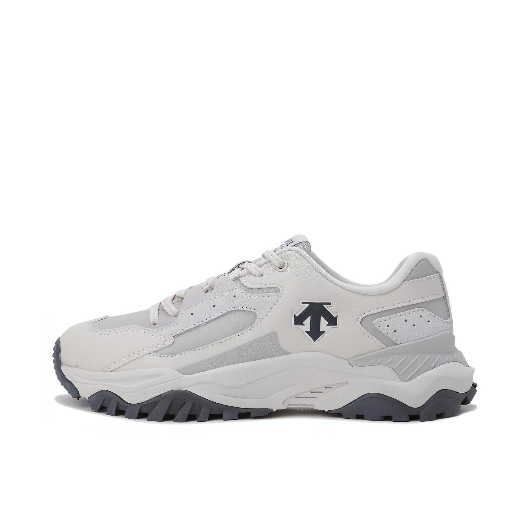 推荐商品：DESCENTE/迪桑特 减震 圆头 系带 防滑耐磨 跑鞋 SP123LCR11 白色/灰色 